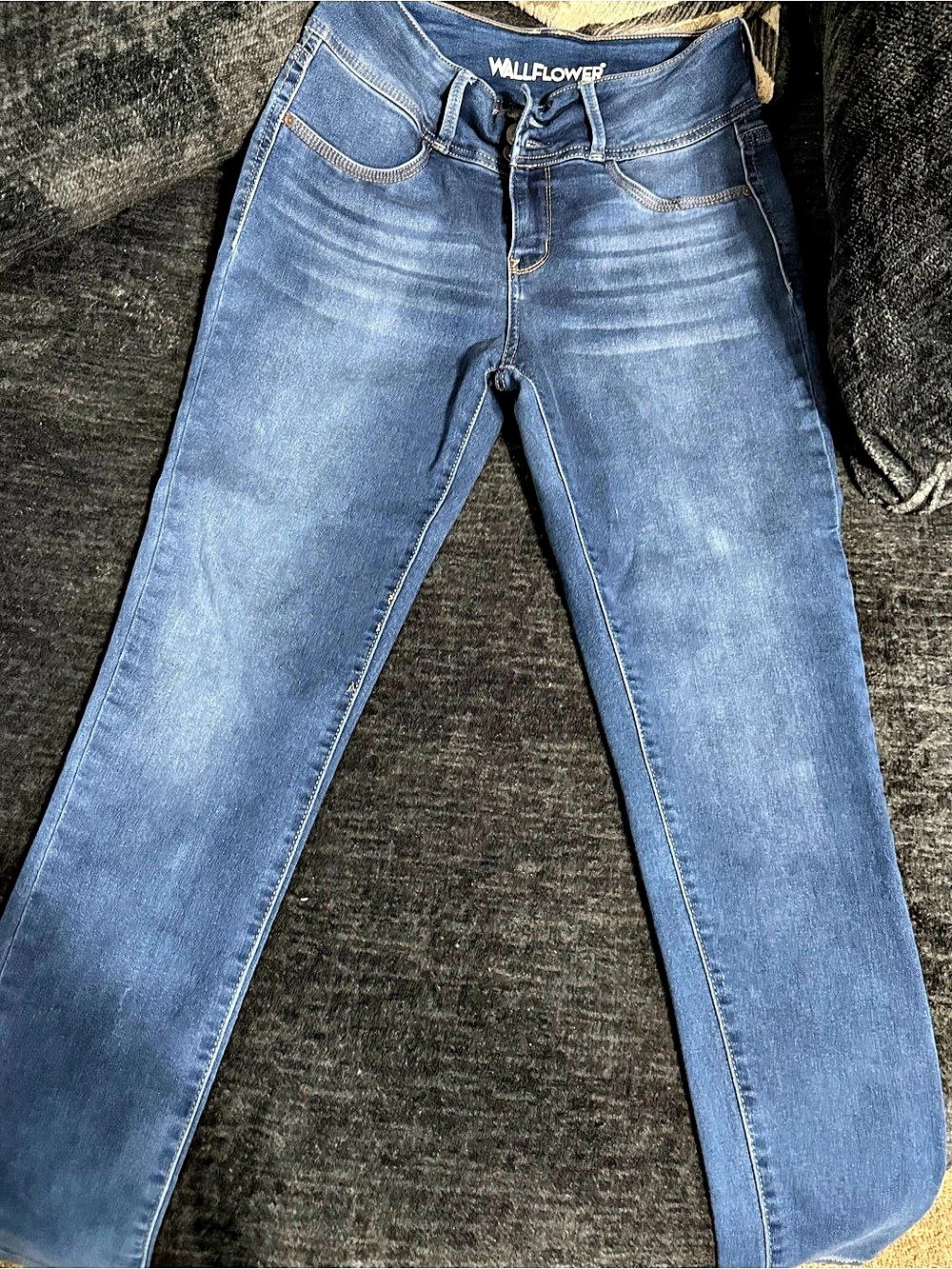WallFlower The Sassy High Rise Skinny Jeans in Blue Waist 11 Like New